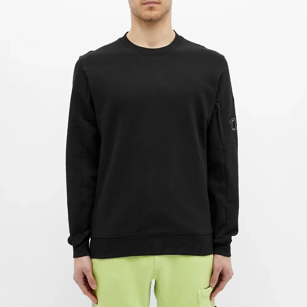 C.P. COMPANY ARM LENS SWEATSHIRT BLACK