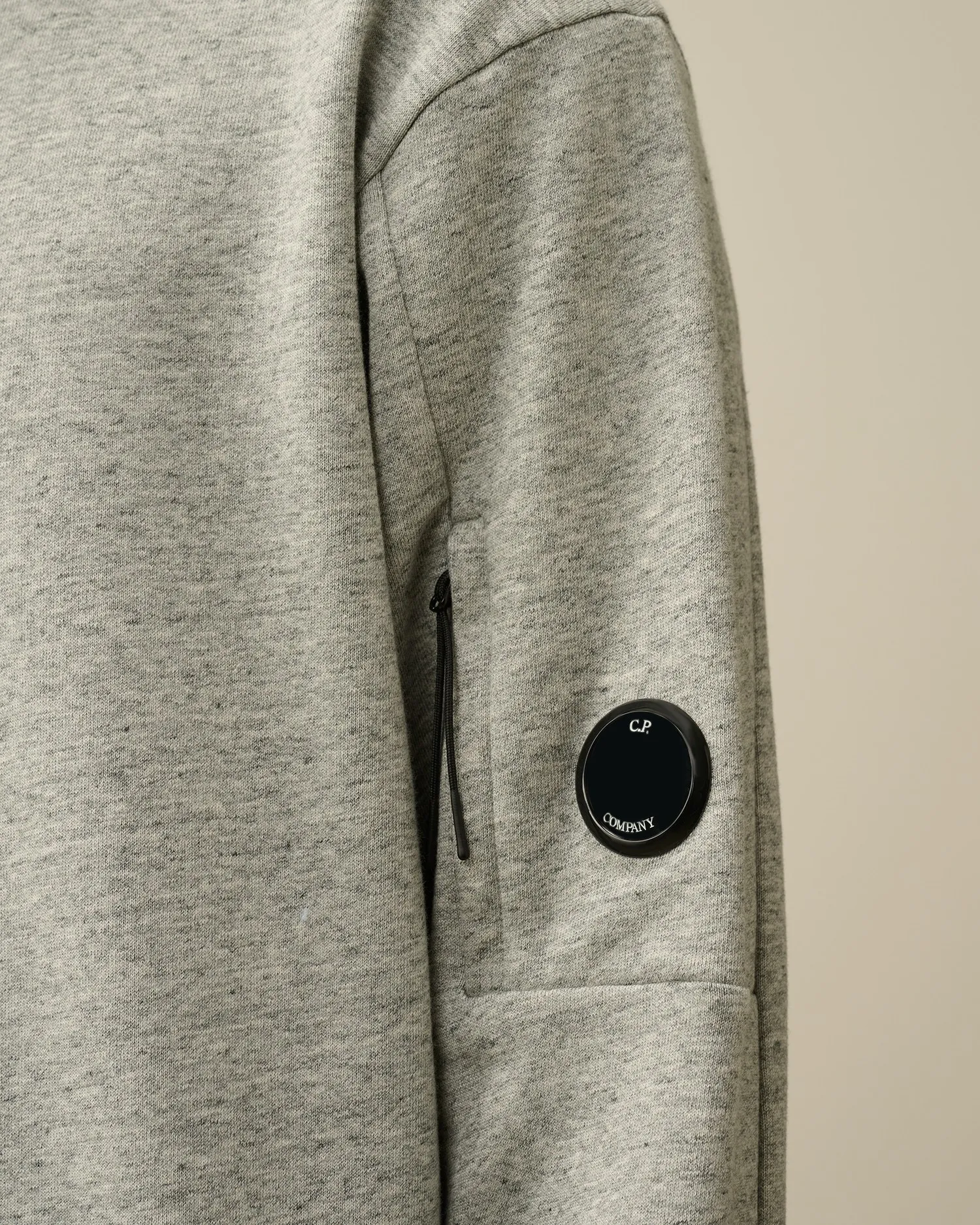 C.P. COMPANY ARM LENS SWEATSHIRT GREYSTONE MELANGE