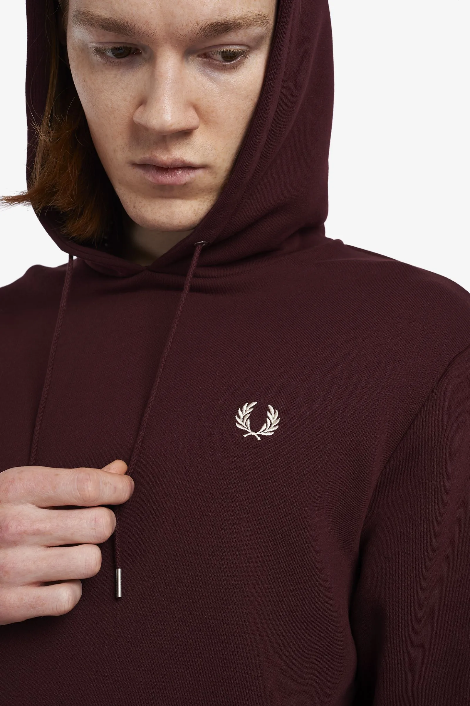 FRED PERRY TIPPED HOODED SWEATSHIRT DARK RED