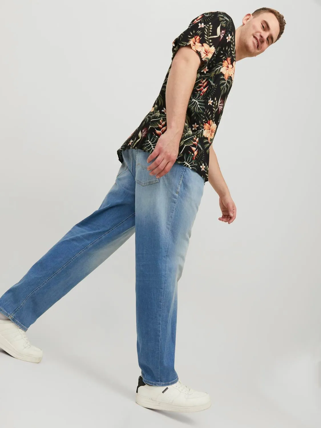 Plus Size JJIMIKE JJORIGINAL GE 314 PLS Vaqueros de corte tapered | Azul intermedio | Jack & Jones®